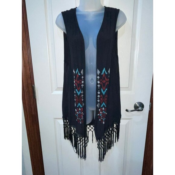 NWT Ariat Womens Sleeveless Embroidered Fringe Vest L/G Black Rayon Bohemian Sty - Picture 2 of 7